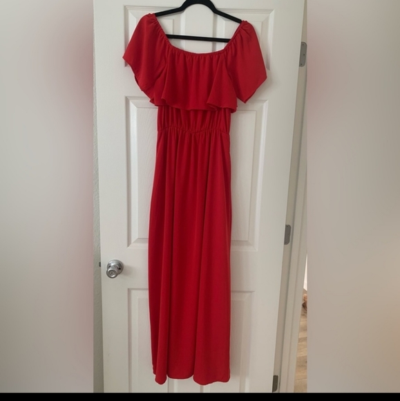 Gorgeous red dress - Picture 4 of 5